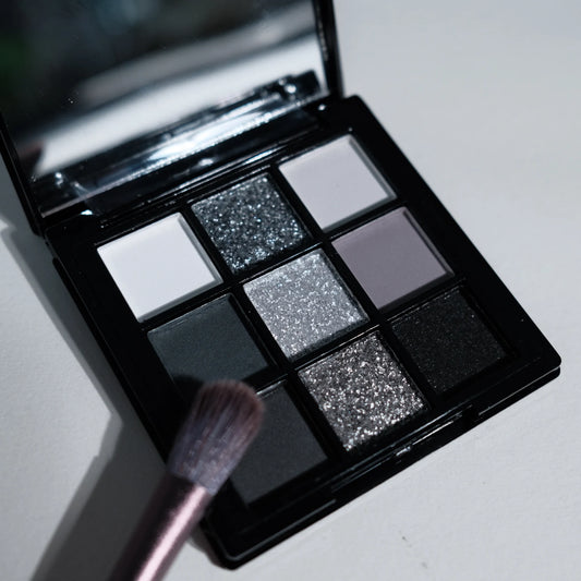 Eye shadow Palette, Dark Black Grey Silvery Colour Shimmer Matte Finish Smokey Style Makeup - Rehmiar