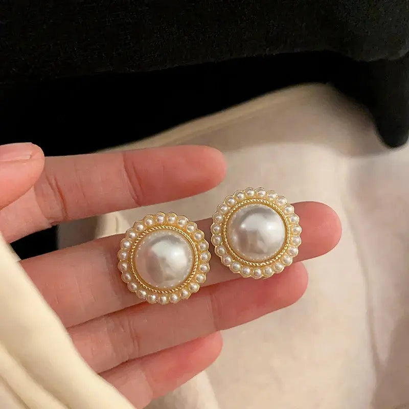 Delicate Imitation Pearl Stud Earrings for Women New in Geometric Round Earings